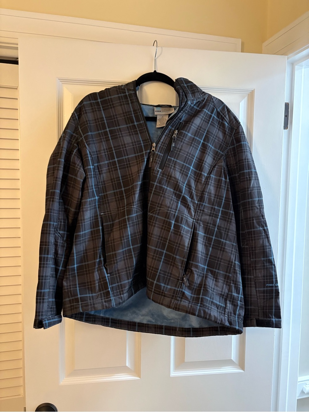 Free Country Plaid Windbreaker Jacket in Dark Gray and Blue